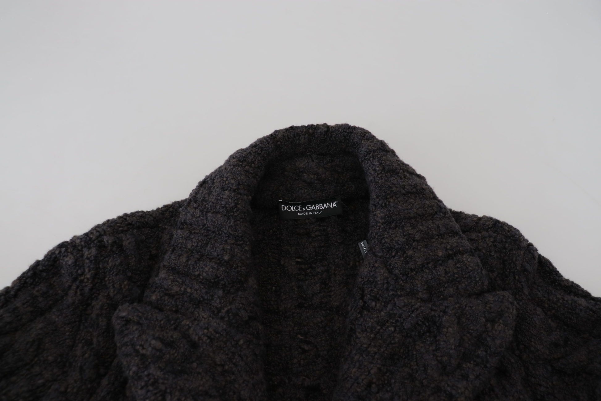 Schwarze zweireihige Wollstrickjacke