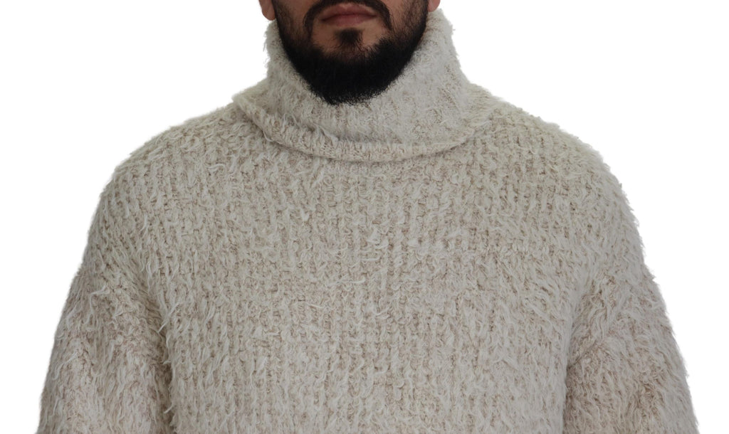 Cremefarbener Rollkragenpullover aus Wollstrick