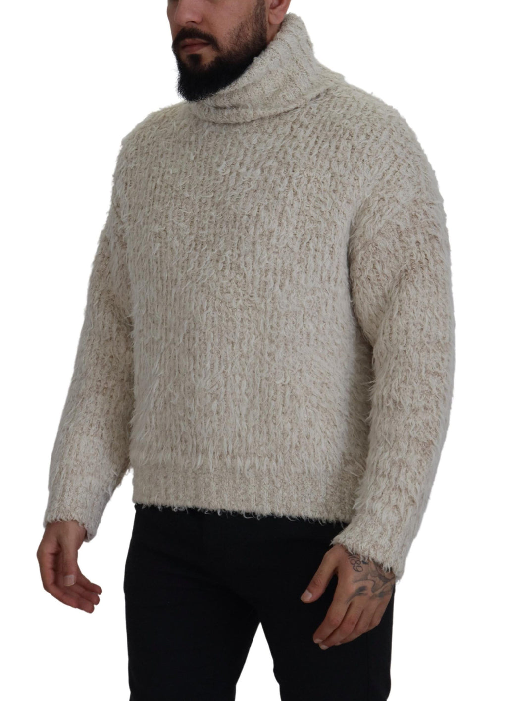 Cremefarbener Rollkragenpullover aus Wollstrick
