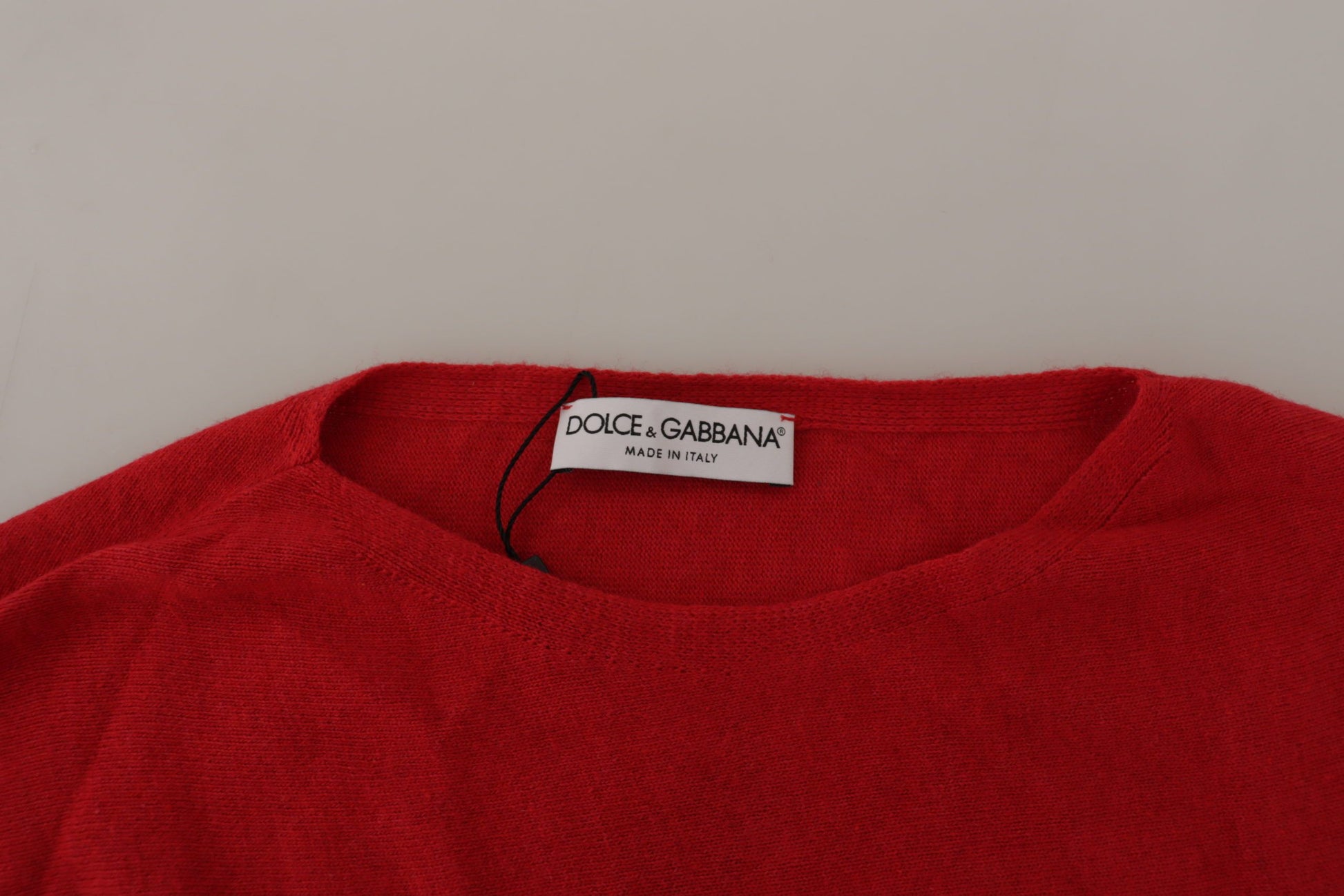 Roter Wollstrickpullover mit Rundhalsausschnitt