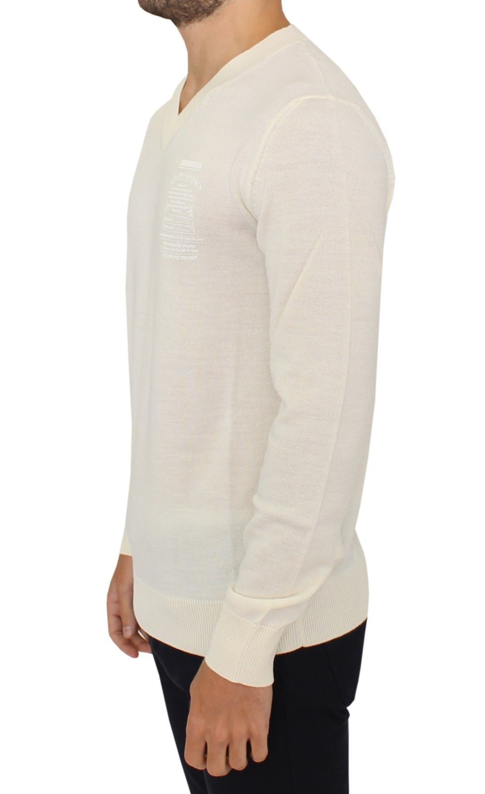 Pullover aus Wollmischung mit V-Ausschnitt in Off-White