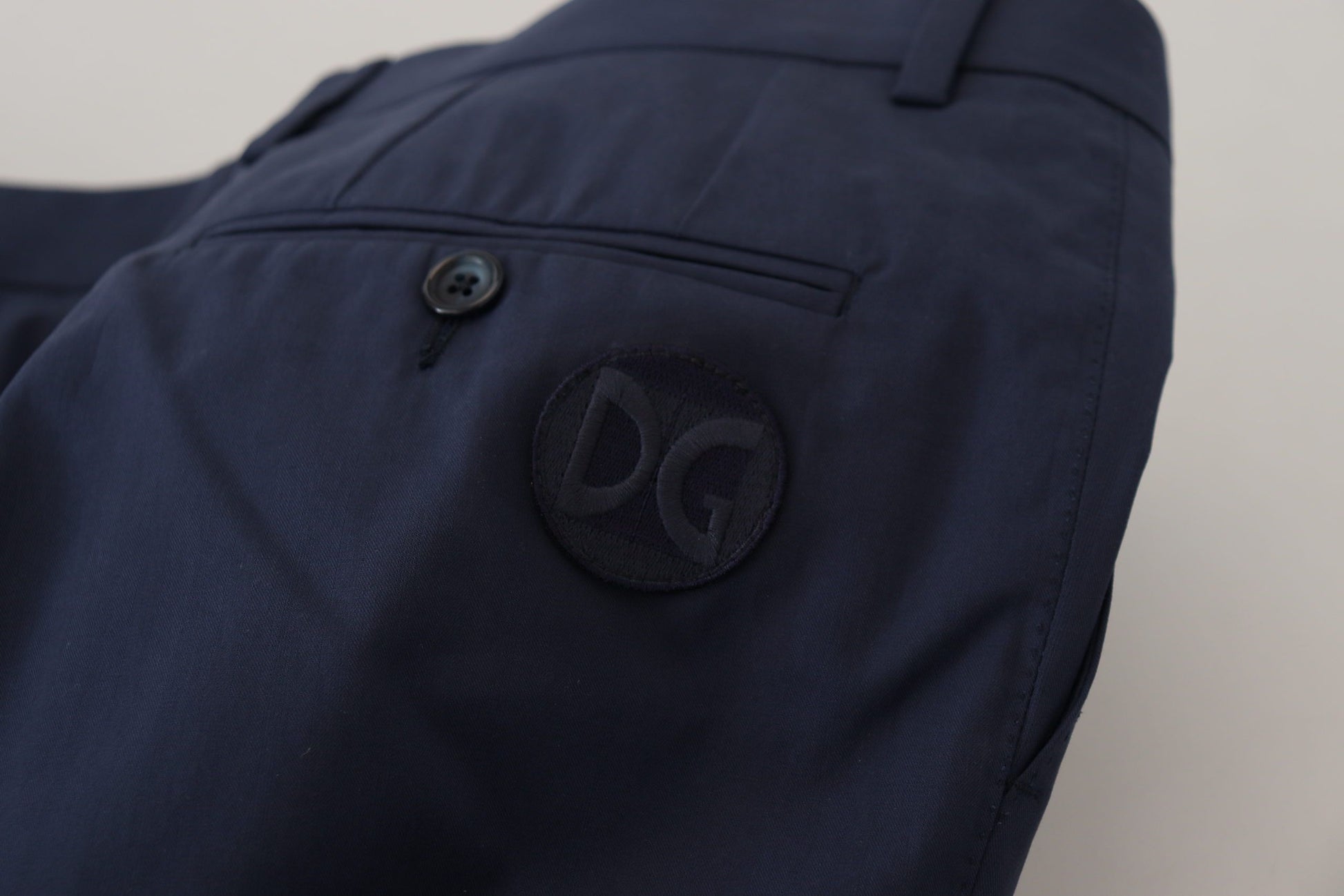 Blaue Chinos mit schmaler Passform