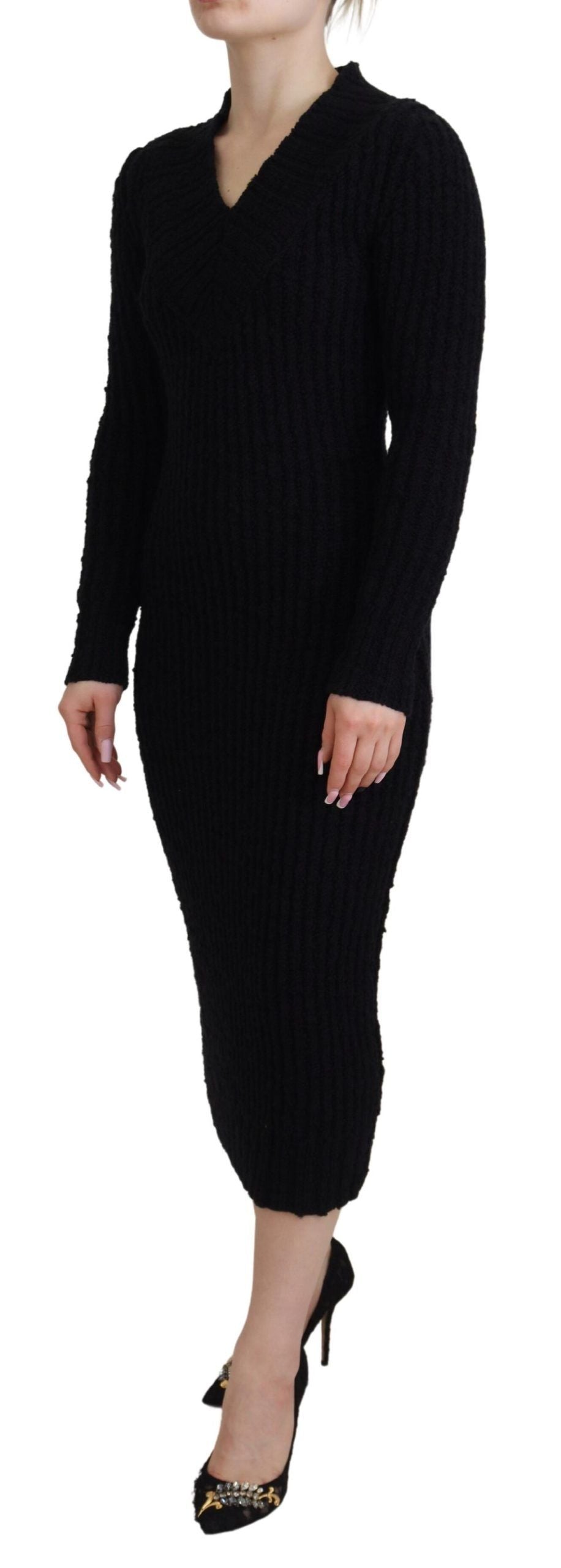 Schwarzes Etui-Pulloverkleid aus Wollstrick