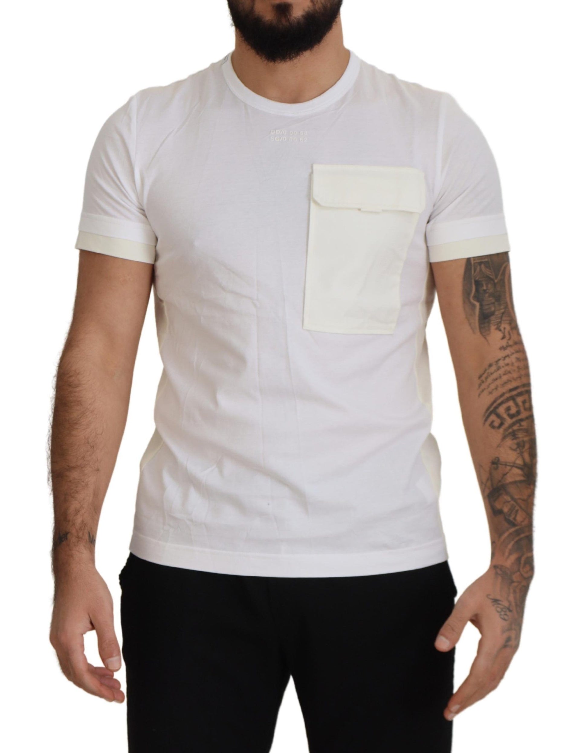 Weißes T-Shirt mit kurzen Ärmeln und Pattentasche