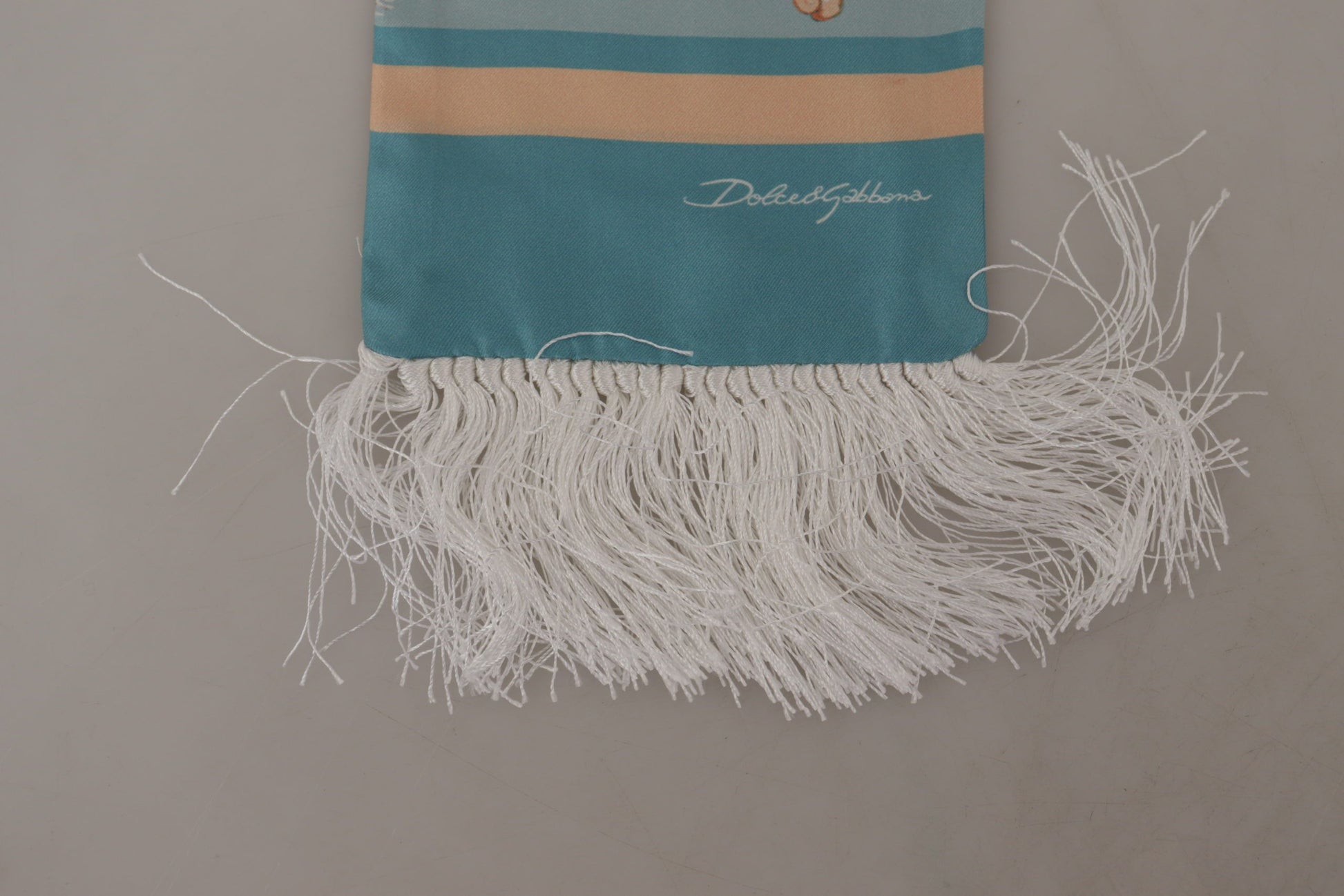 Blauer Seidenschal mit glänzendem Muschel-Print und Fransen