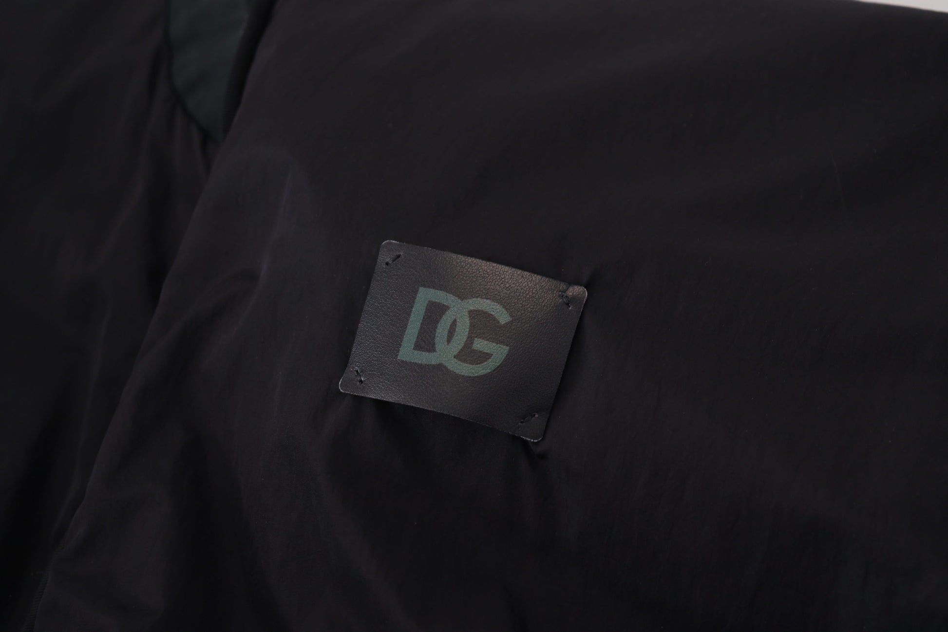 Schwarze Bomberjacke aus Nylon mit Logo und Reißverschluss