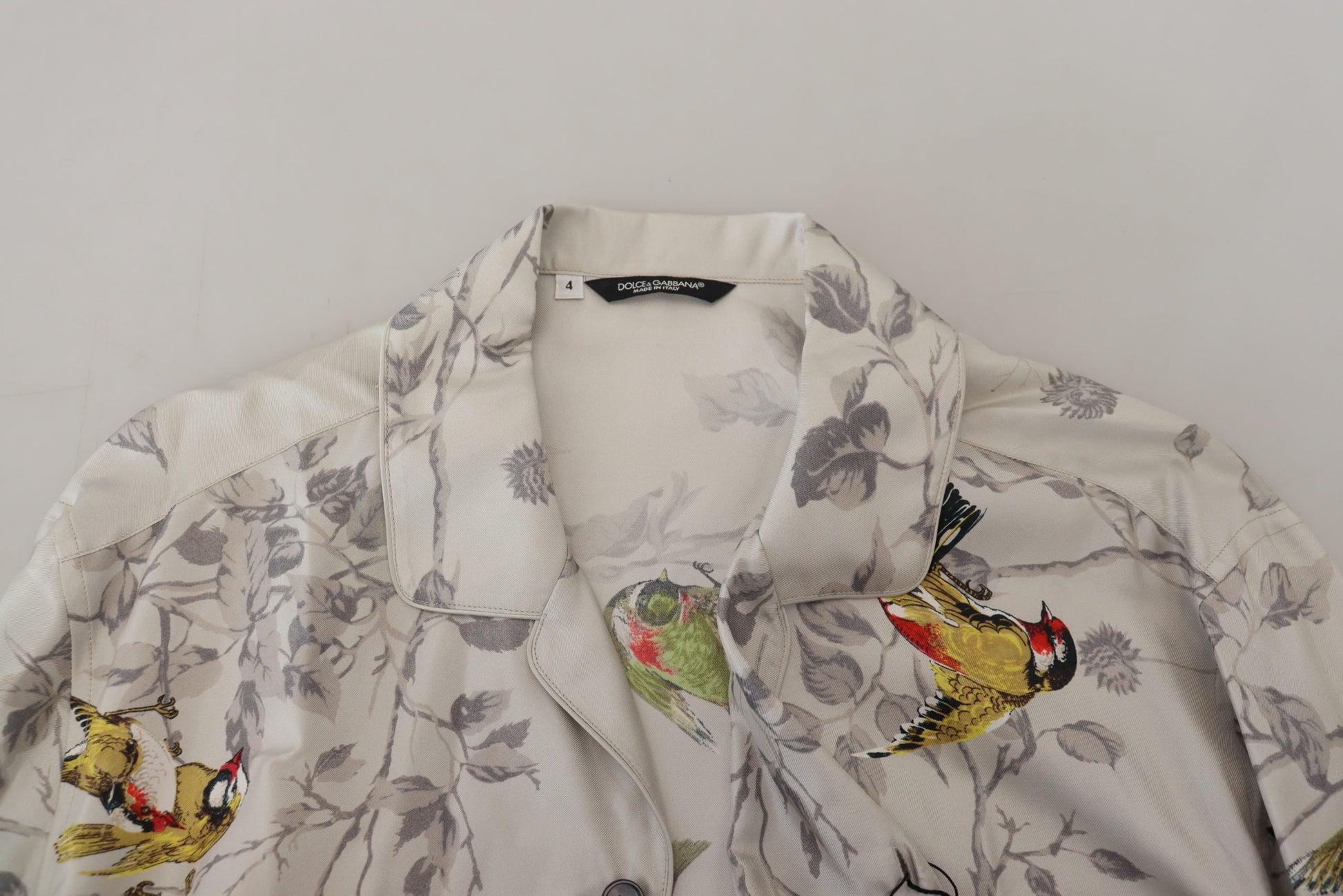 Weißes Freizeithemd aus Seidensatin mit Vogelprint