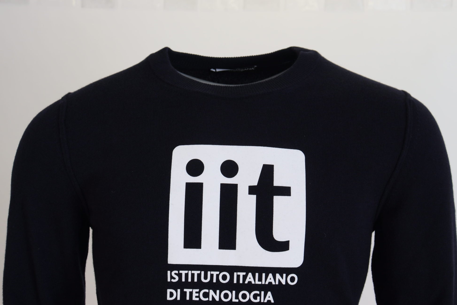 Blauer Pullover aus Kaschmir mit iit-Print