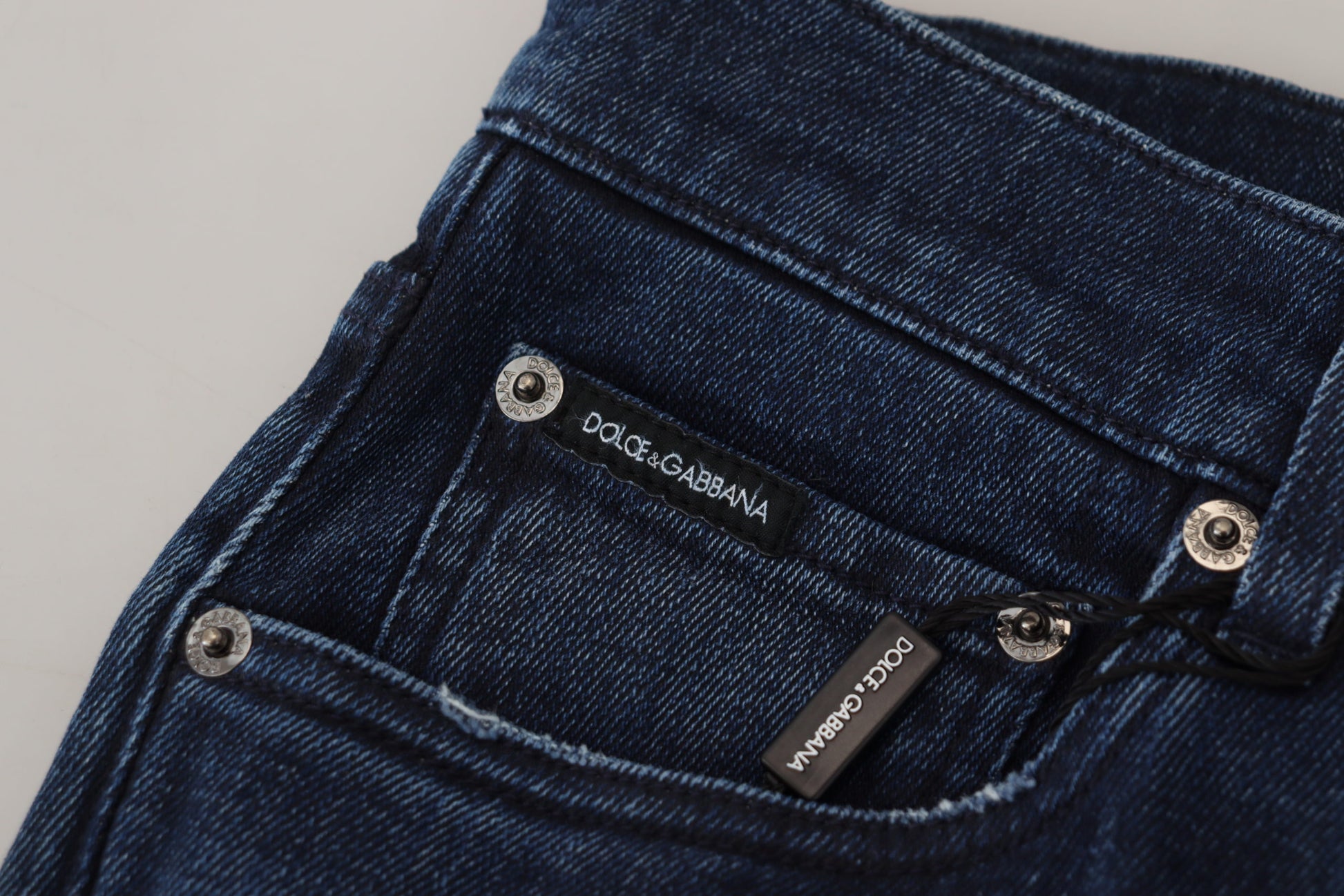 Blaue Skinny-Jeans aus zerfetztem Baumwolldenim