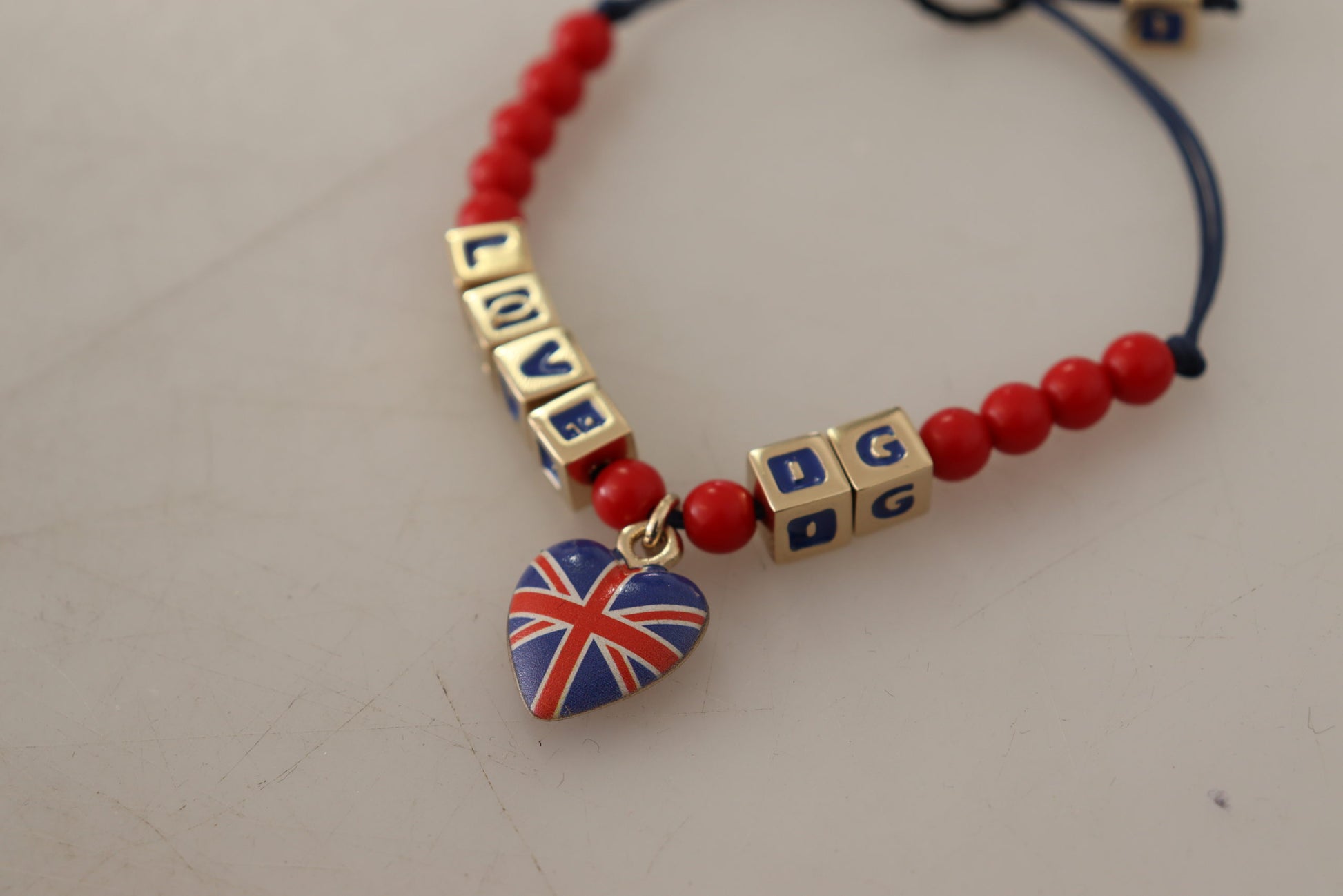 Rot-blaues Perlenarmband mit der Flagge von DG LOVES LONDON