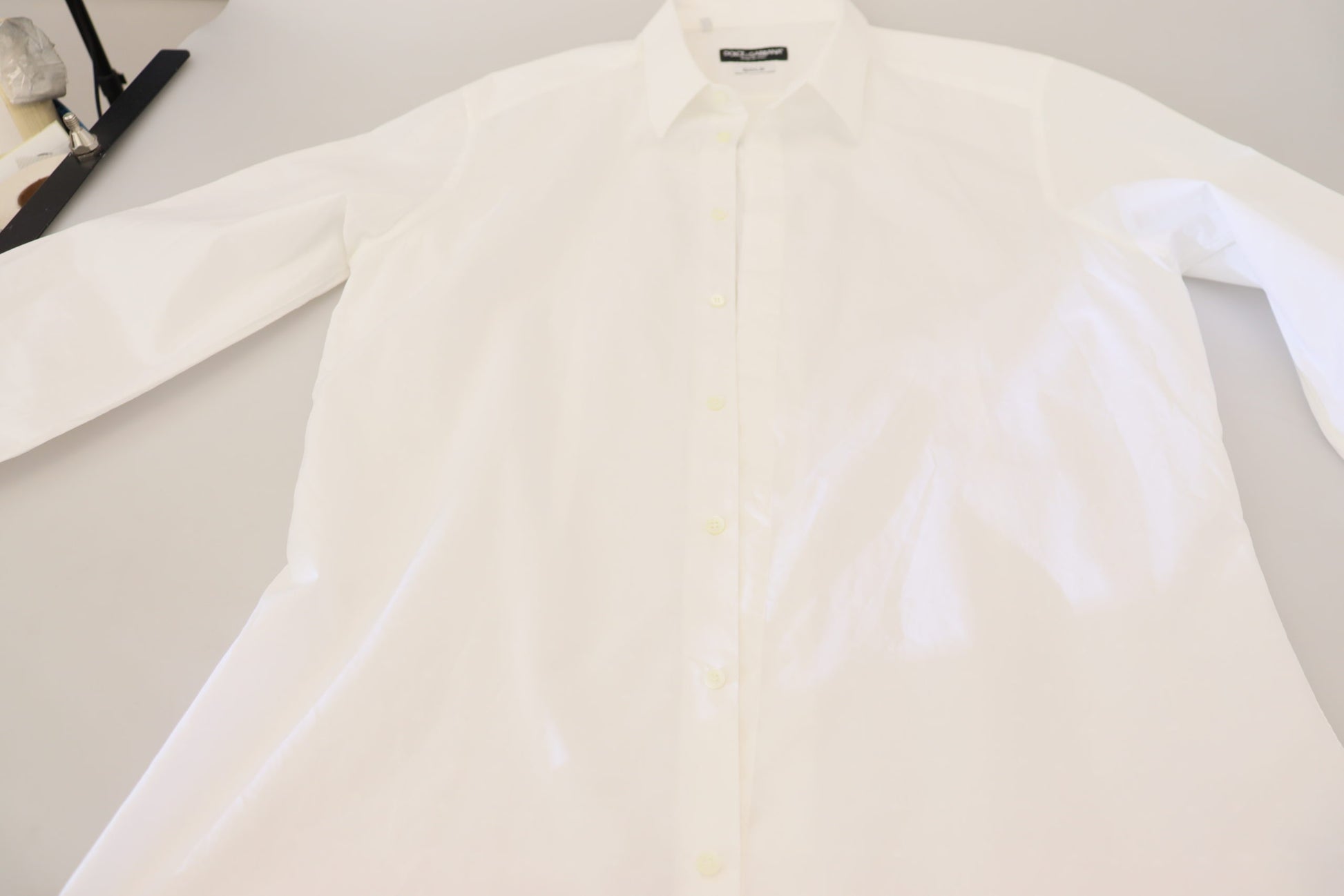 Weißes Slim Fit-Hemd aus Baumwolle mit GOLD-Print