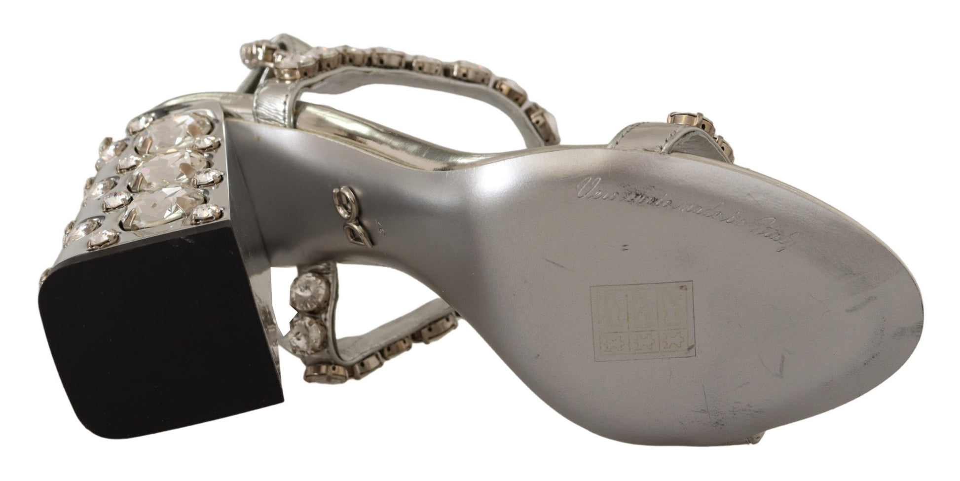 Silberne High Heel-Sandalen mit Kristallen und Riemenschnalle