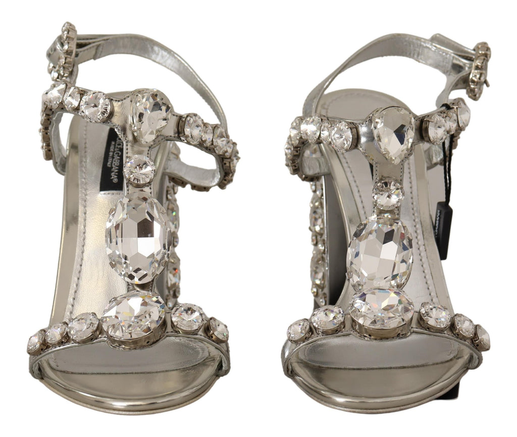 Silberne High Heel-Sandalen mit Kristallen und Riemenschnalle