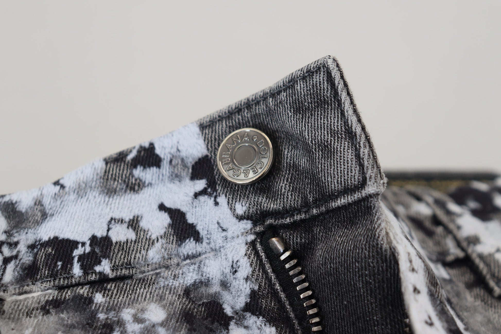 Mehrfarbige Skinny-Jeans aus Baumwolle mit Batikmuster