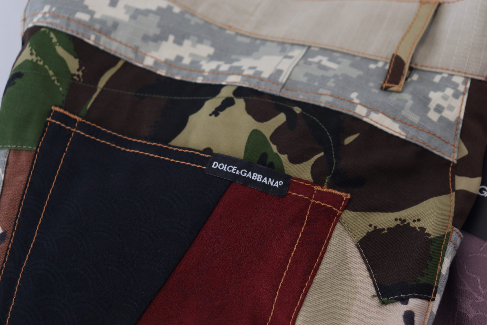 Mehrfarbige Herren-Jeans aus Seiden-Patchwork