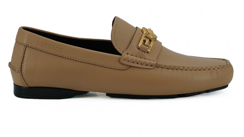 Exquisite Medusa-Loafer aus goldfarbenem Leder