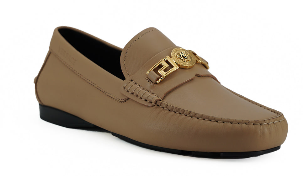 Exquisite Medusa-Loafer aus goldfarbenem Leder