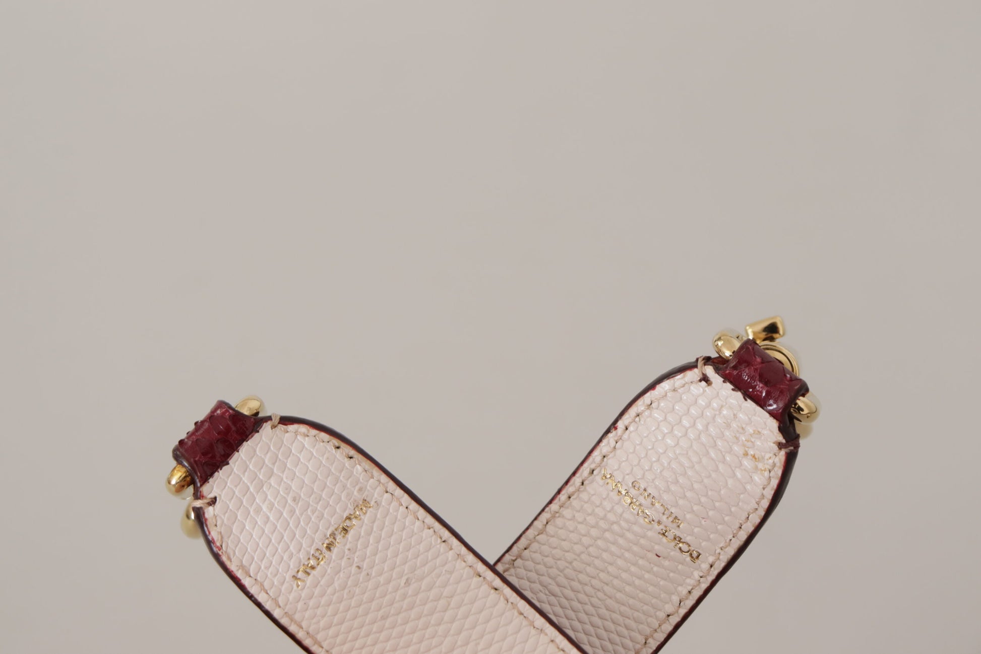 Bordeauxfarbener Schultergurt für Taschen mit Kristallen aus Leder