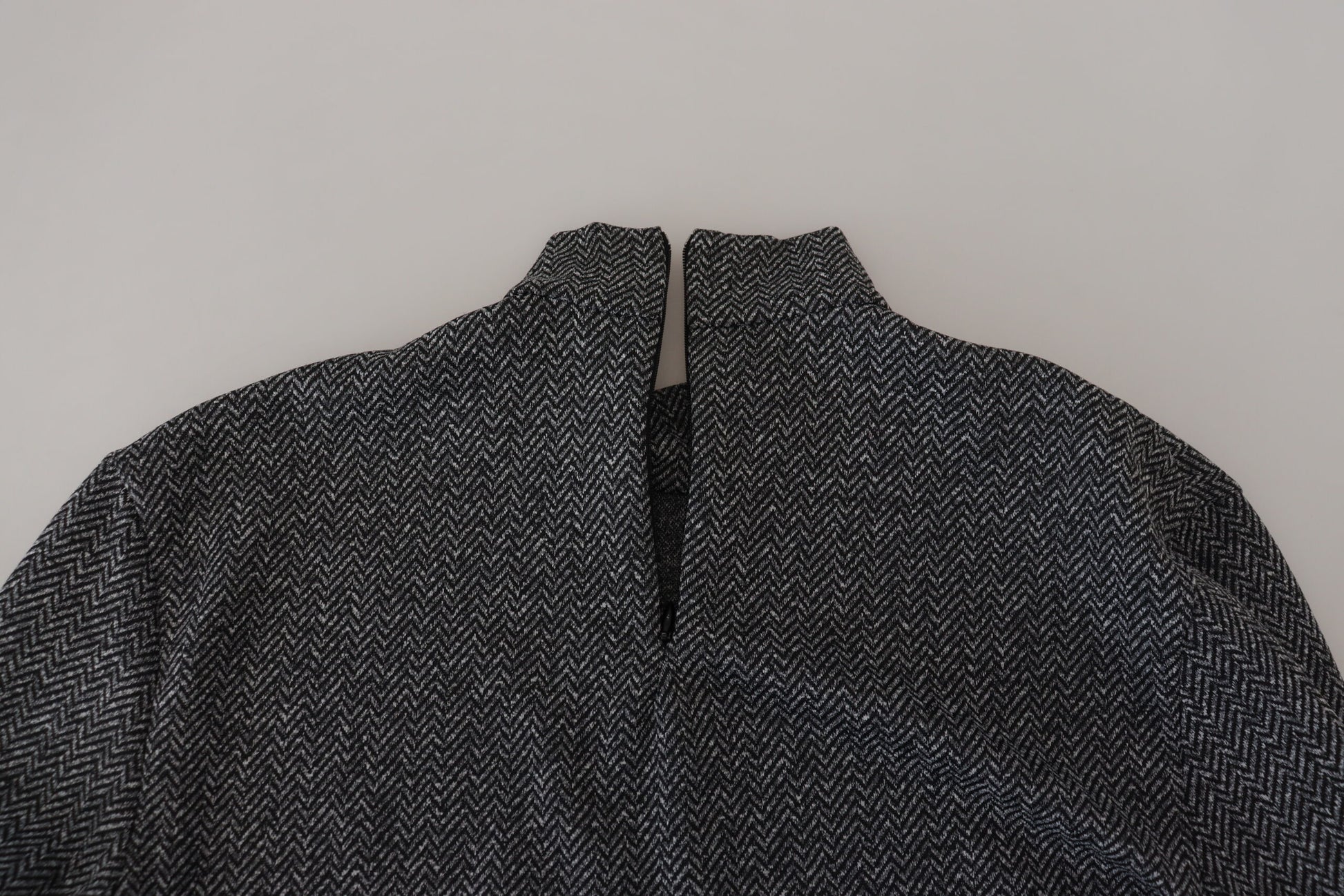 Dunkelgrauer Rollkragenpullover aus Nylon
