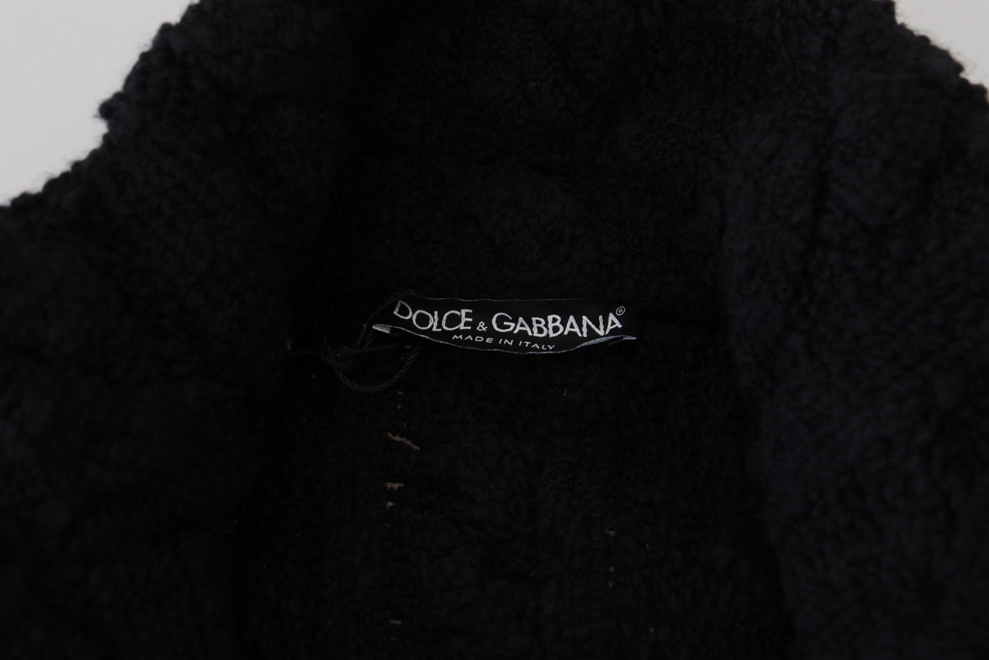 Schwarzer Wollstrick-Cardigan mit Knöpfen