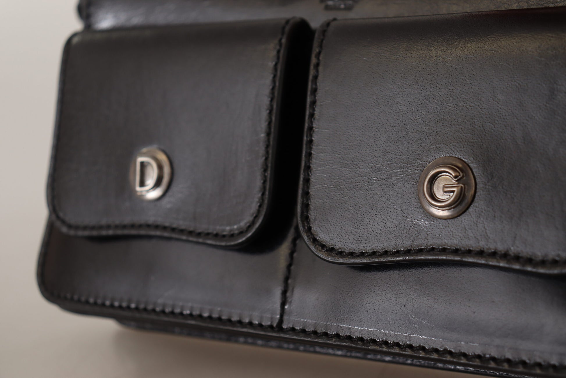 Schwarzes Lederarmband Mini-Tasche Karten- und Geldscheinportemonnaie