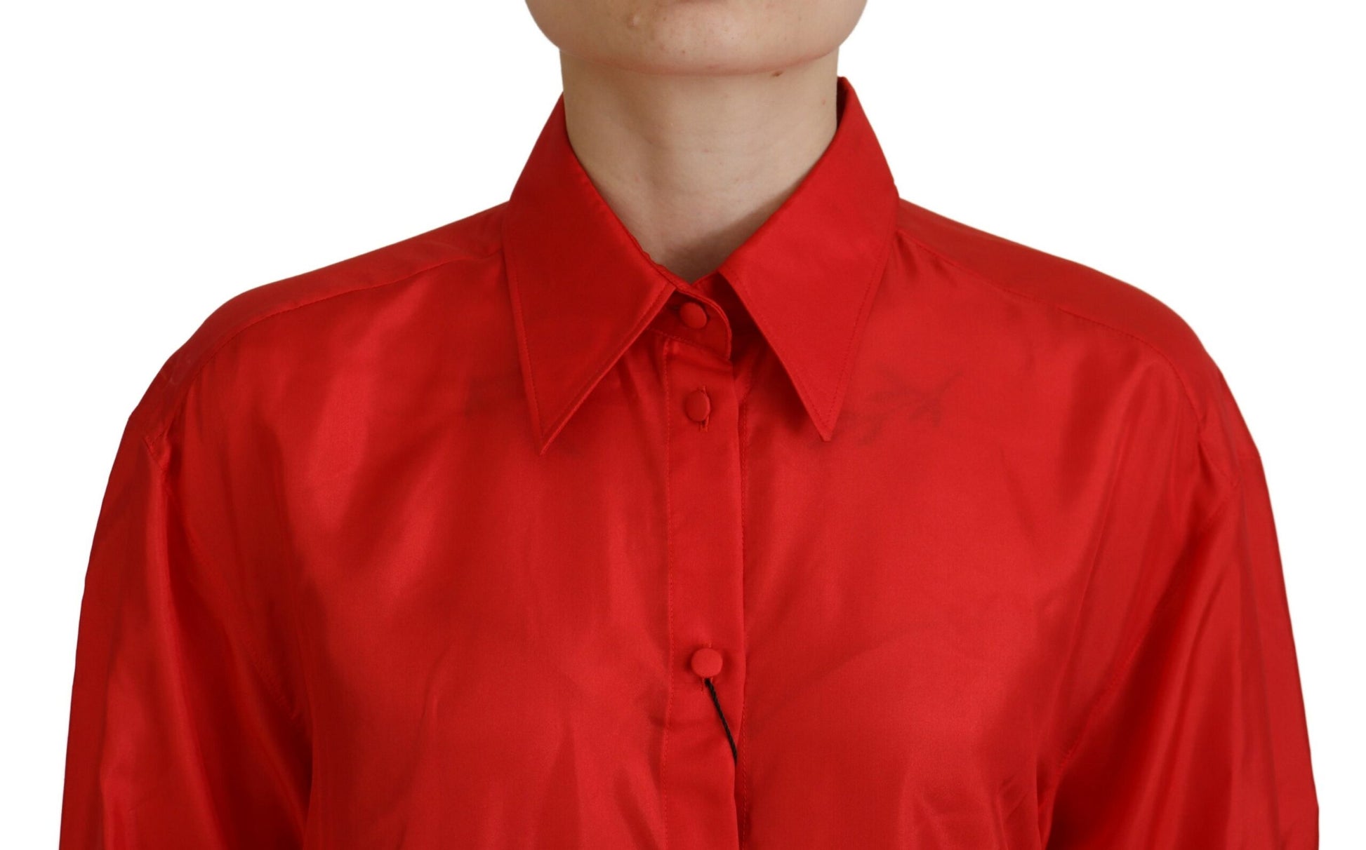 Rotes Seidenhemd mit Kragen und langen Ärmeln