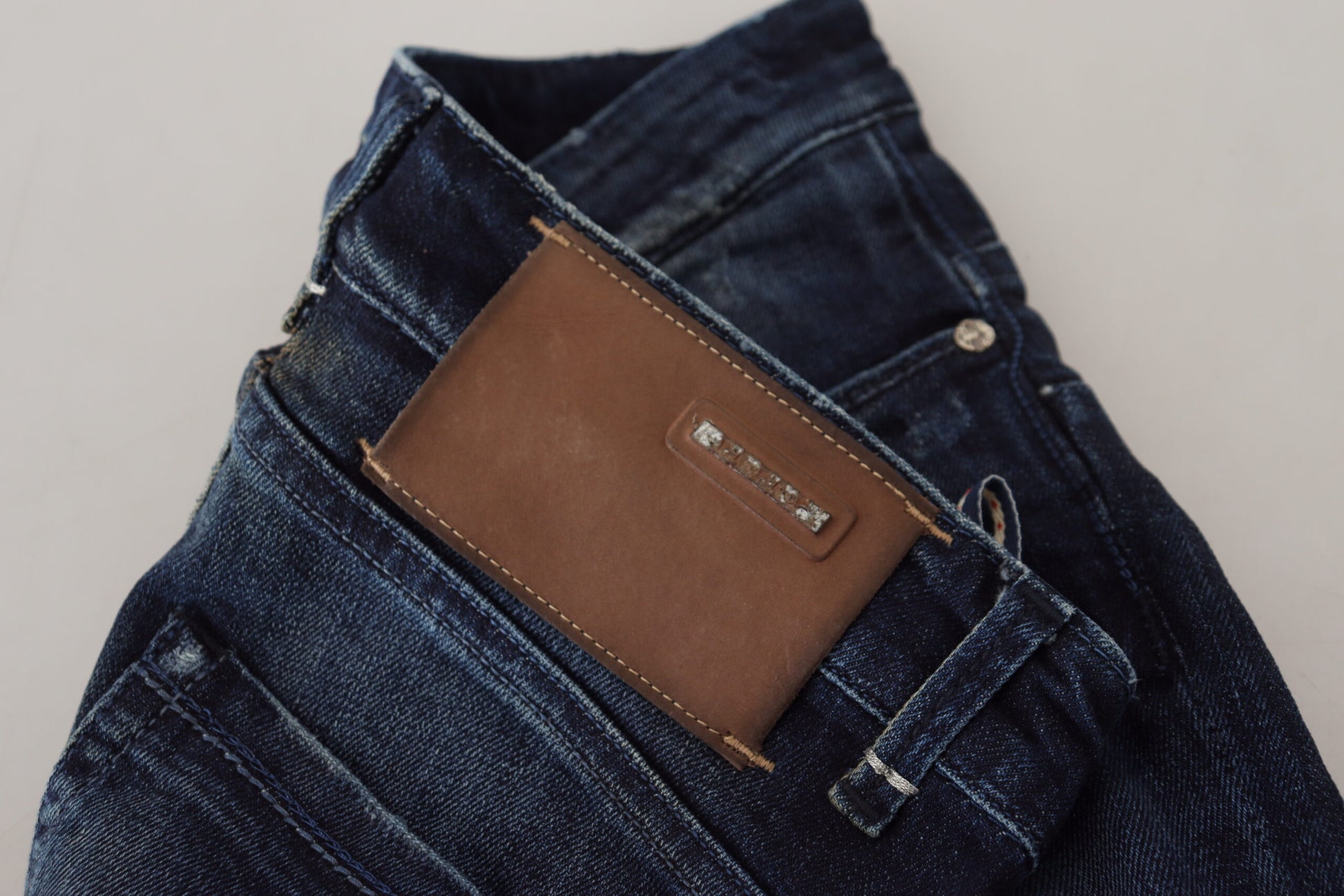 Blaue, schmal geschnittene Damen-Jeans aus Baumwolle mit niedriger Taille