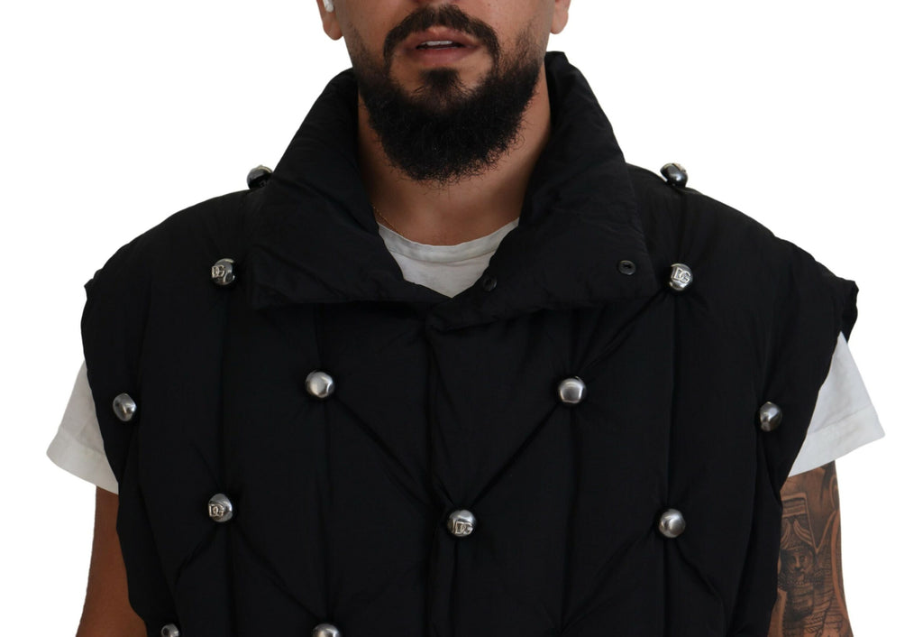 Schwarze ärmellose DG-Jacke mit Metallverzierung