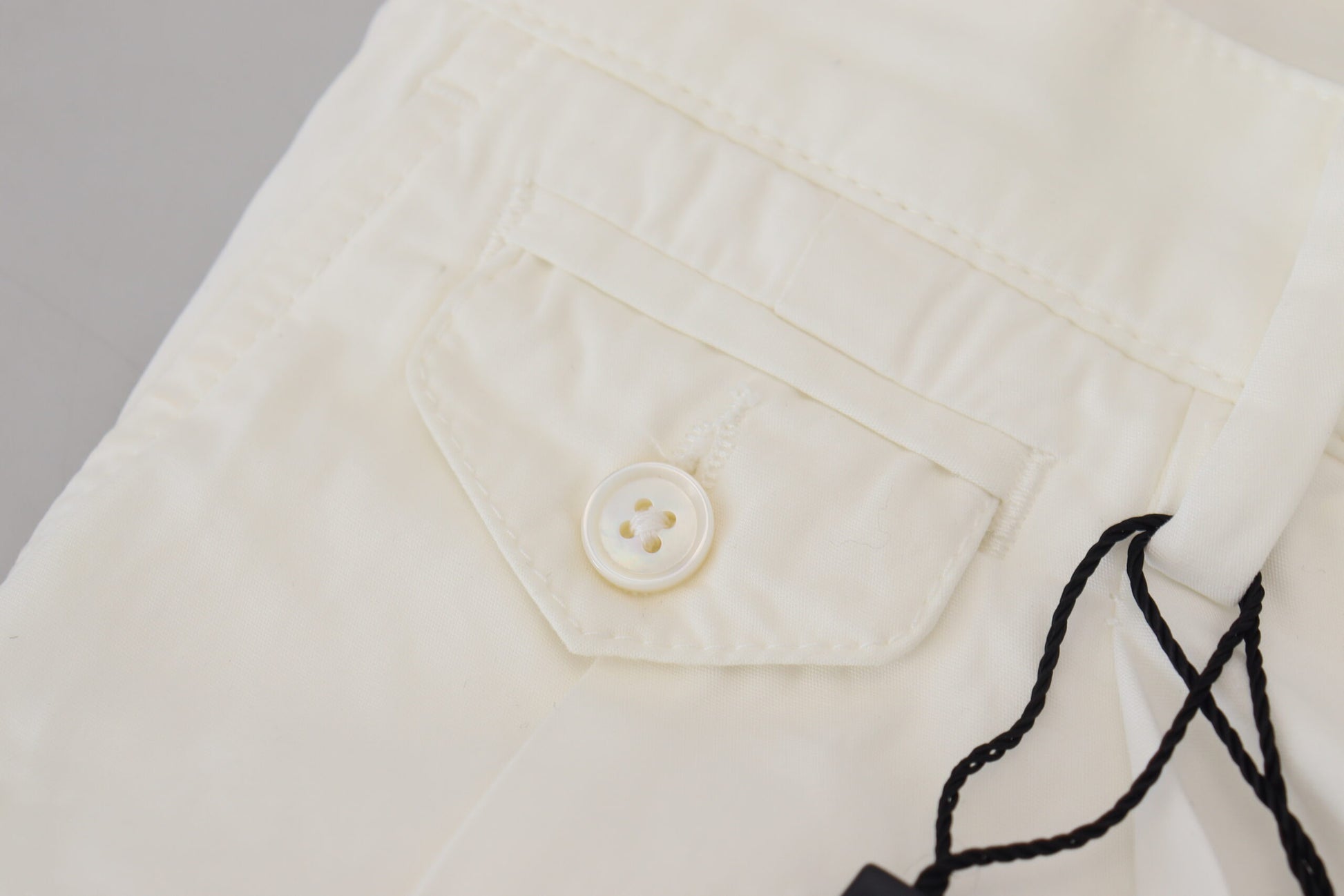 Weiße Skinny-Chinohose aus Baumwolle