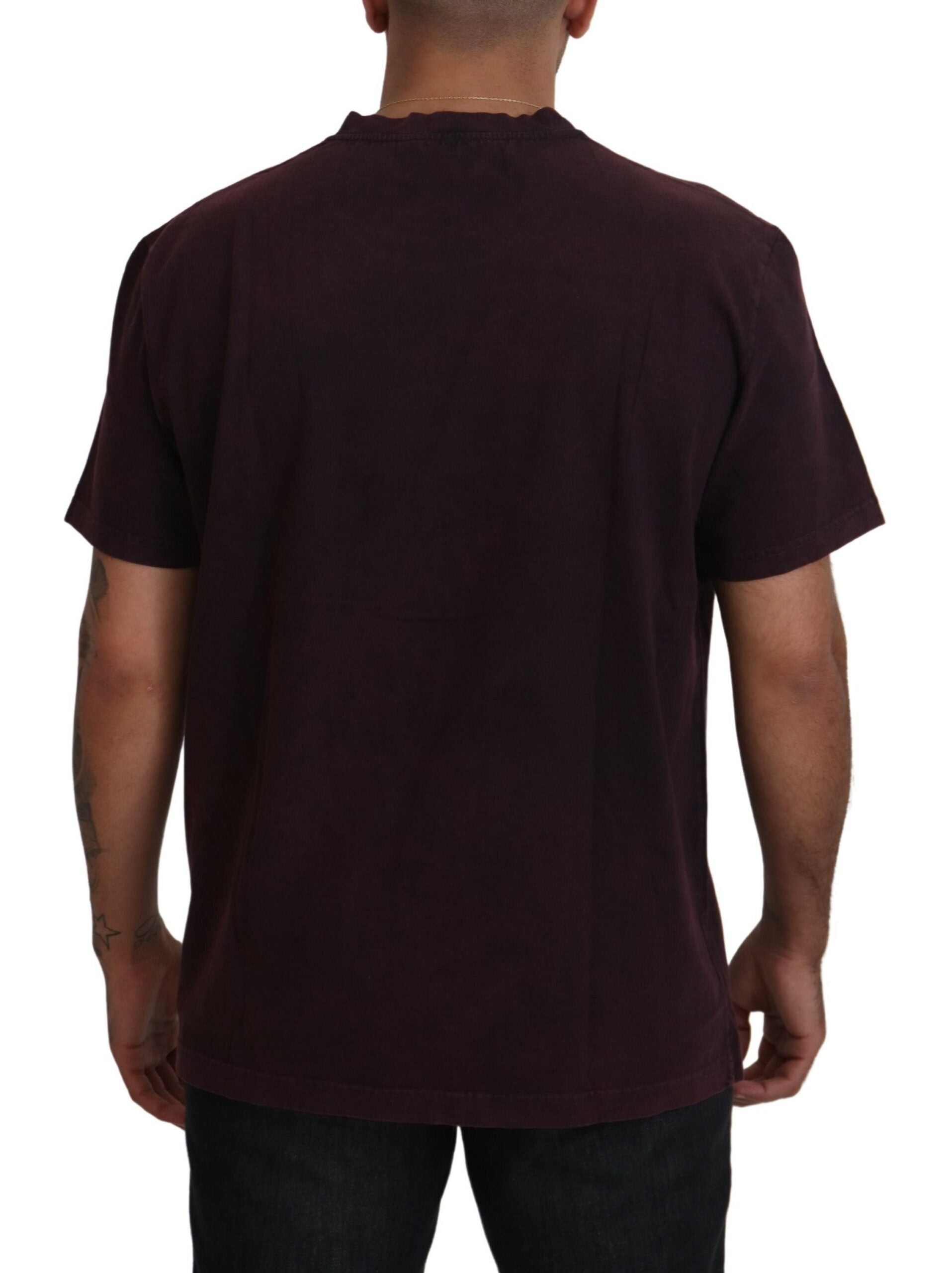 Bordeauxrotes T-Shirt mit Rundhalsausschnitt und kurzen Ärmeln