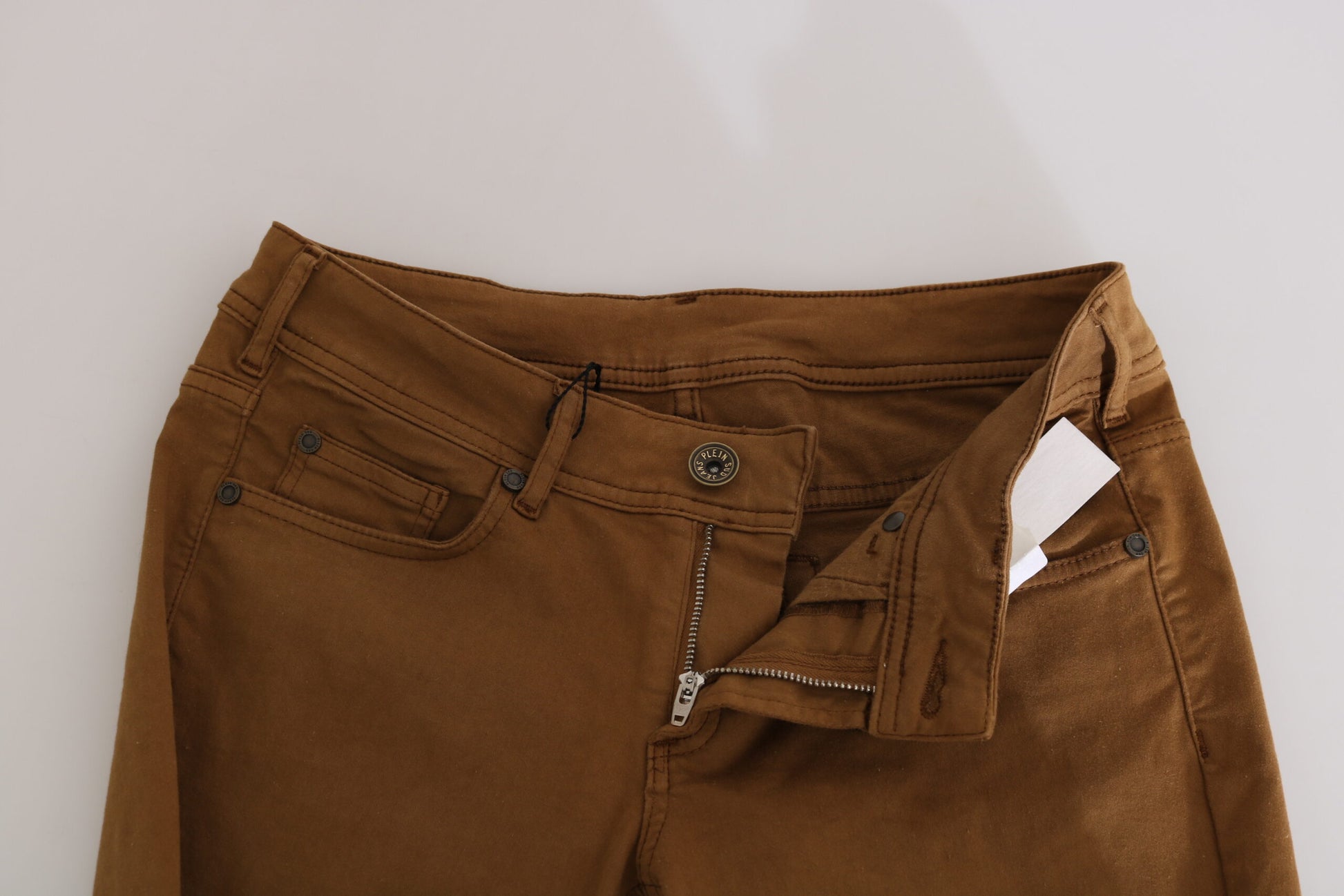 Braune Skinny-Jeans aus Baumwolle mit mittlerer Taille und schmaler Passform