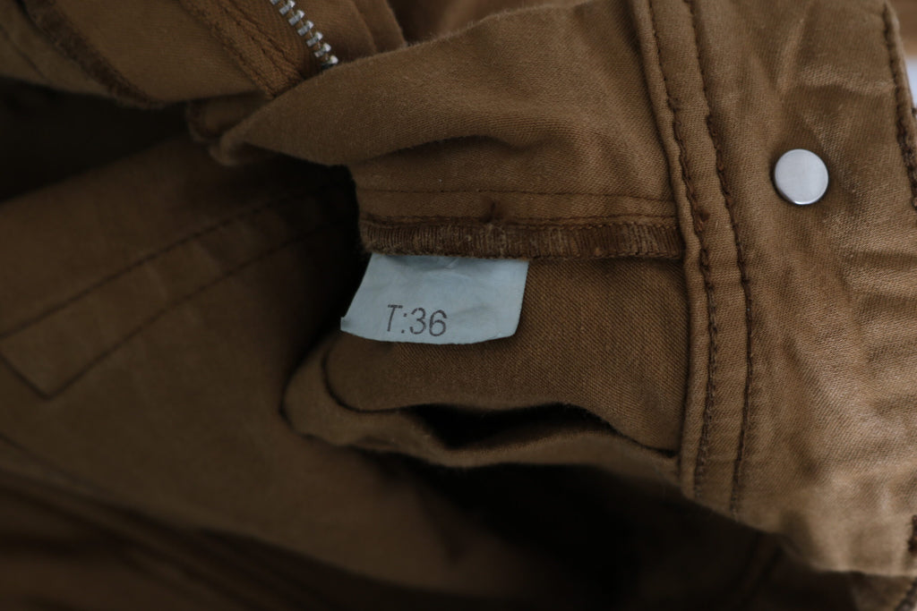 Braune Skinny-Jeans aus Baumwolle mit mittlerer Taille und schmaler Passform