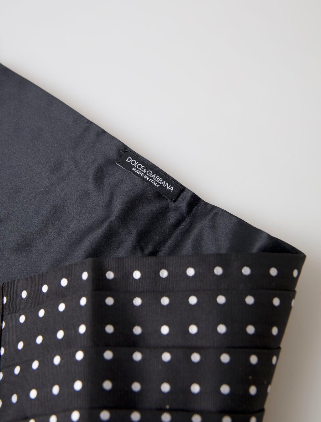 Schwarzer Smokinggürtel aus Seide mit Polka-Taille, Kummerbund