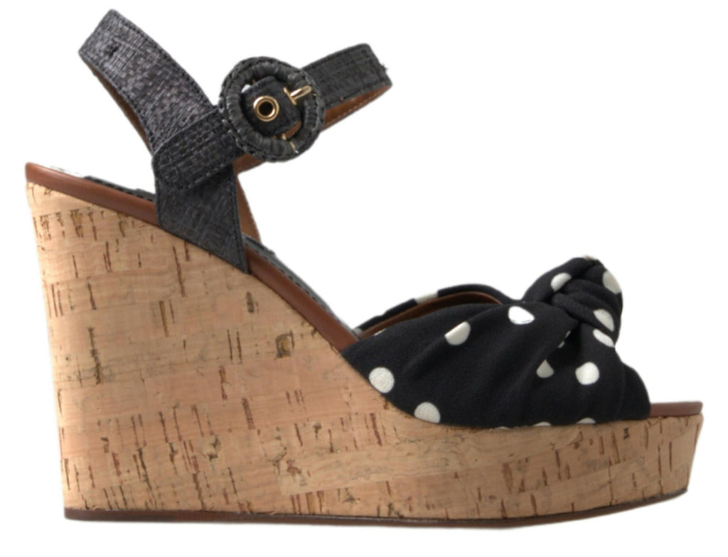 Schwarze Keilabsatz-Sandalen mit gepunktetem Knöchelriemen