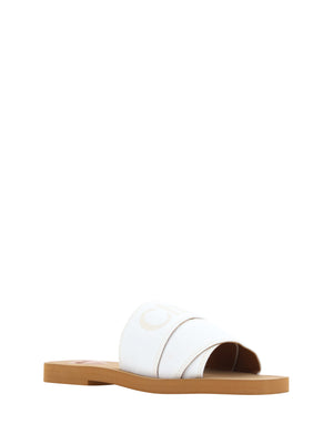 Elegante weiße Baumwoll-Sandalen