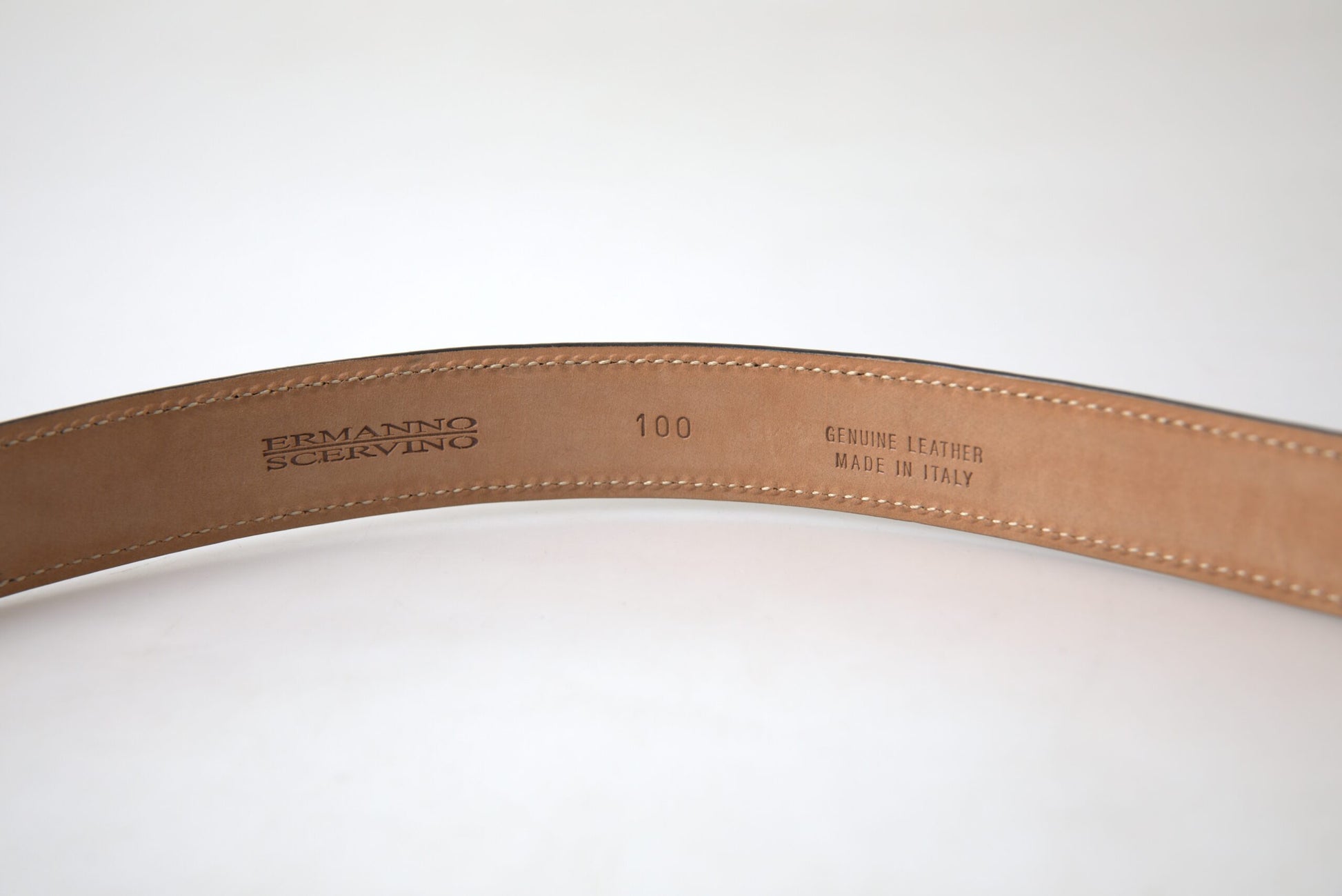 Schwarzer Cintura-Gürtel aus Leder mit Metallschnalle