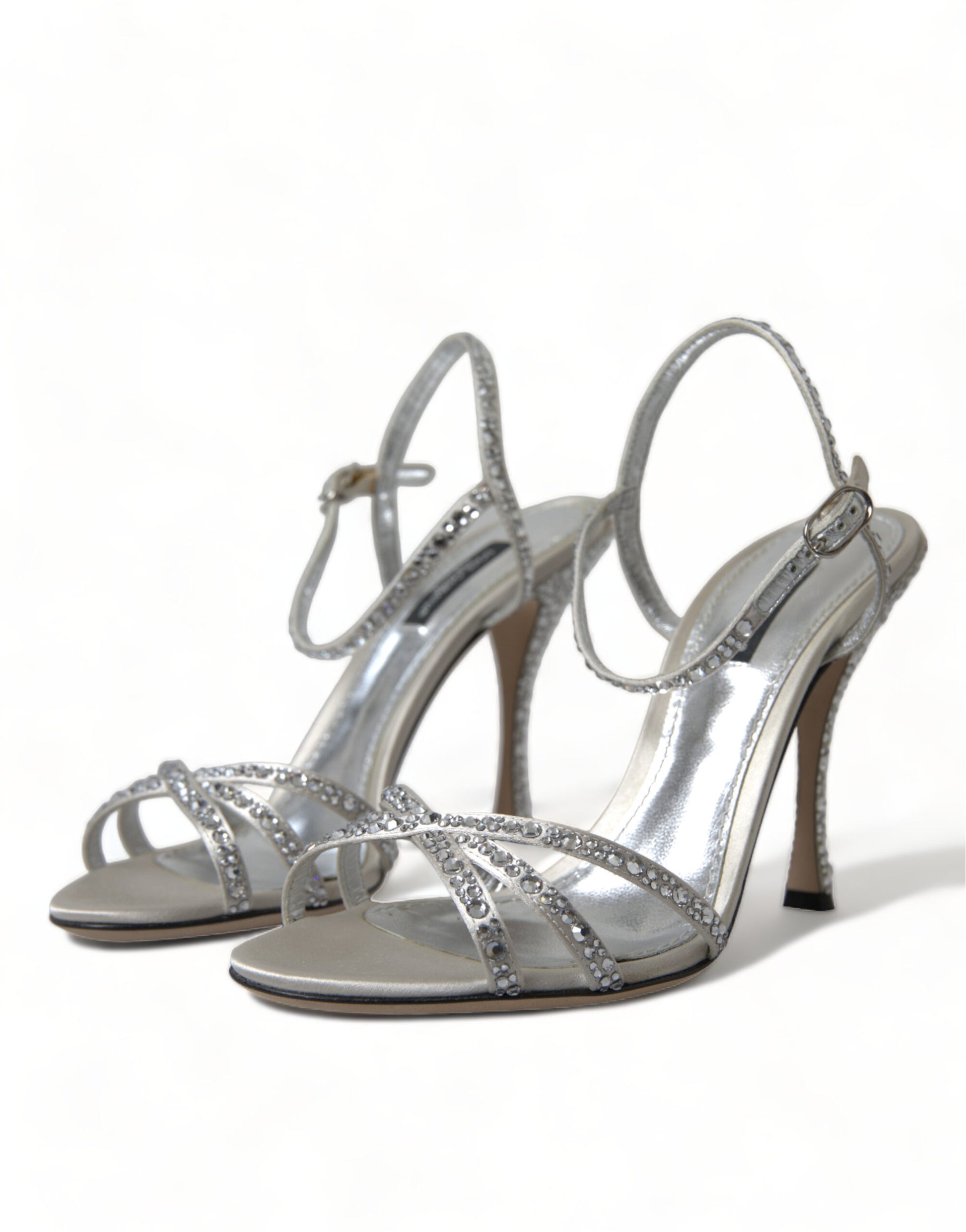 Silberne Sandalen mit Knöchelriemen und Kristallen