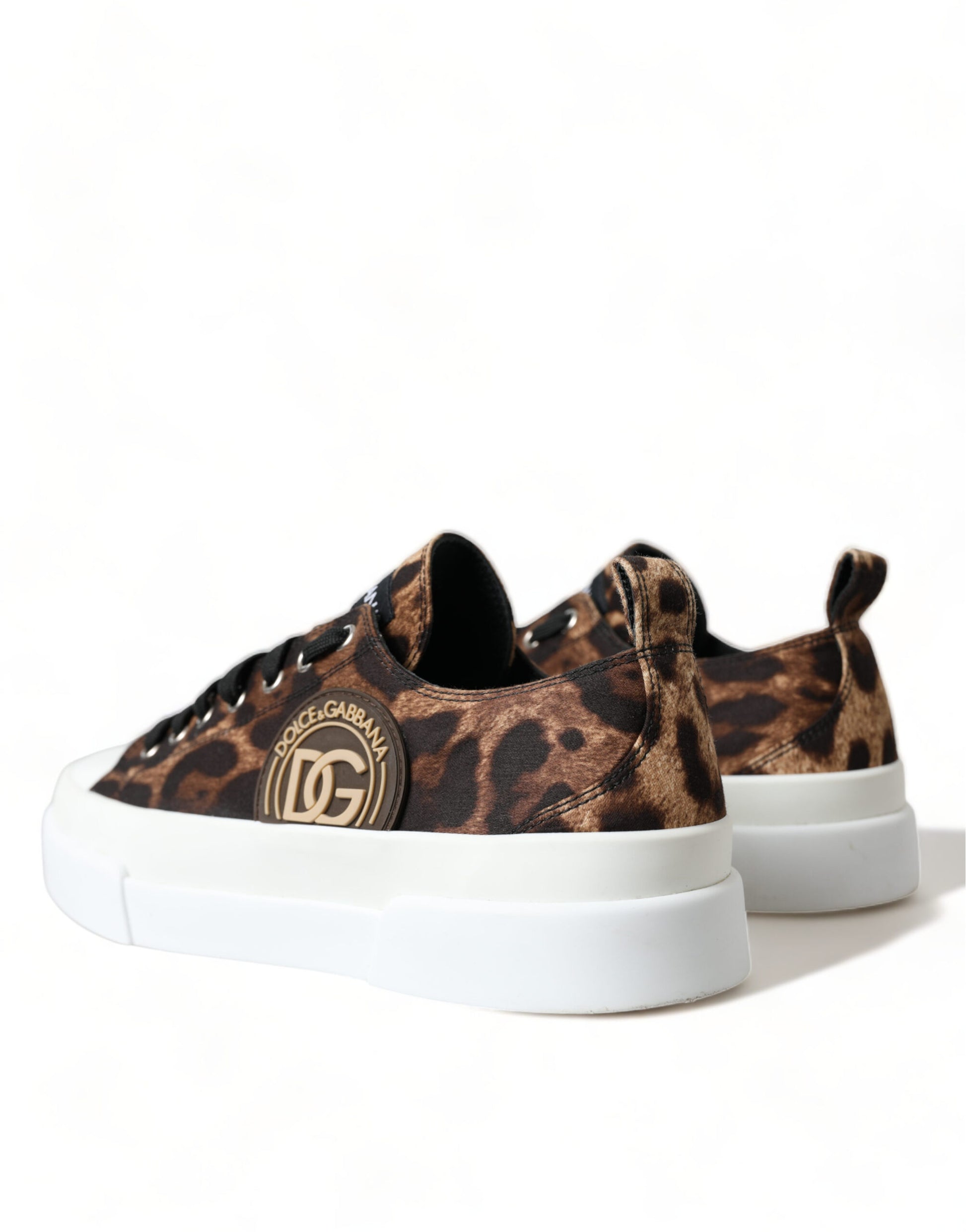Braune Canvas-Sneakers mit Leopardenmuster