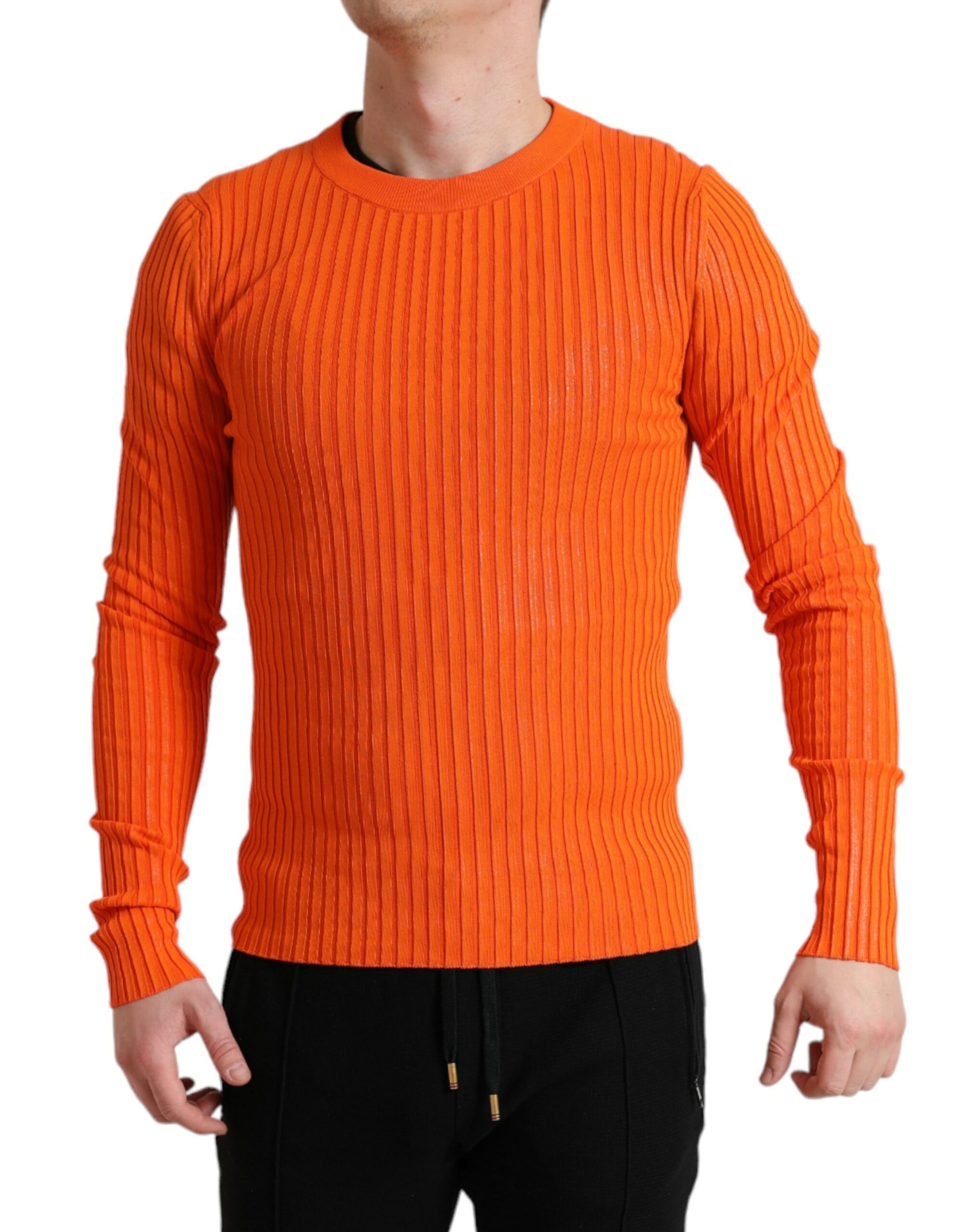 Orangefarbener Herrenpullover mit Rundhalsausschnitt