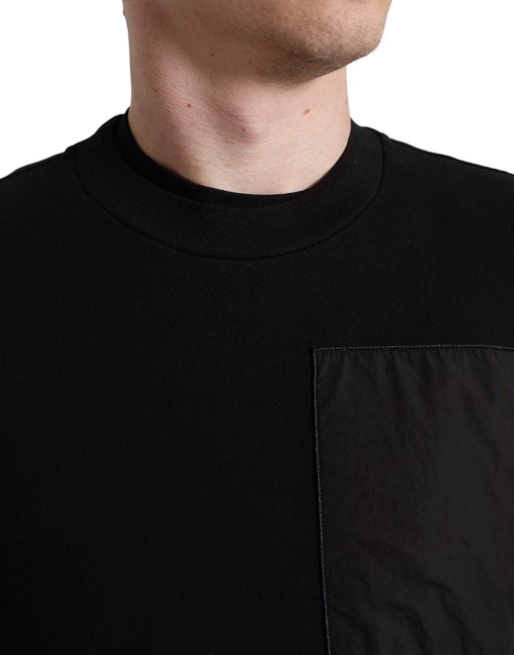 Schwarzer Herrenpullover aus Baumwolle mit Rundhalsausschnitt