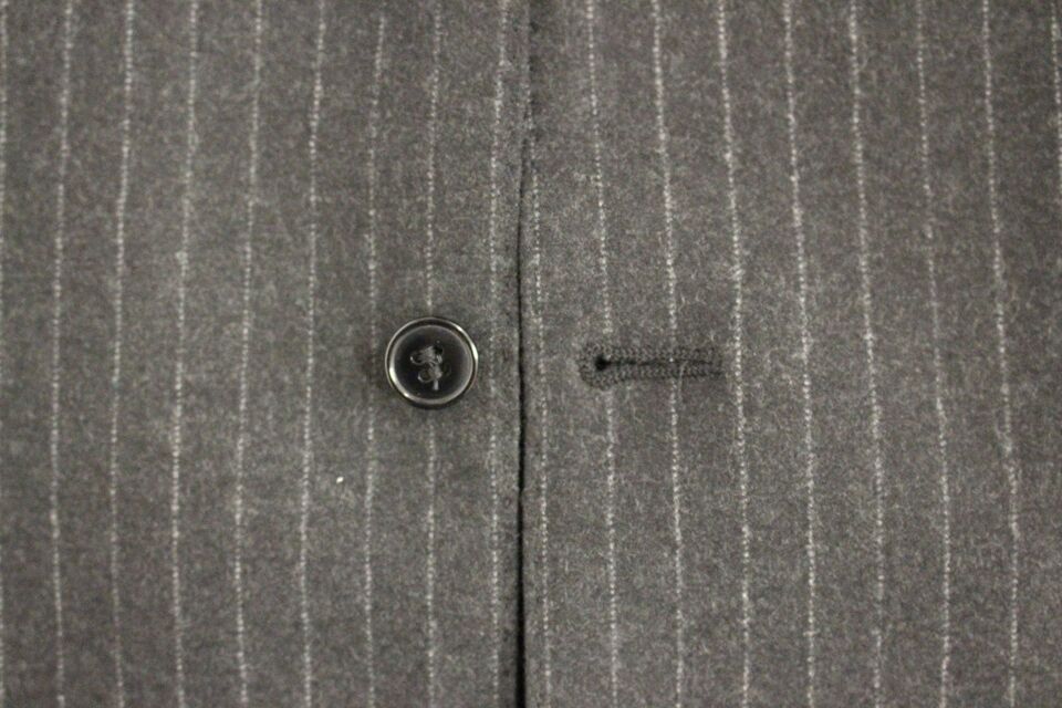 Grau gestreifte Wollweste mit Logo