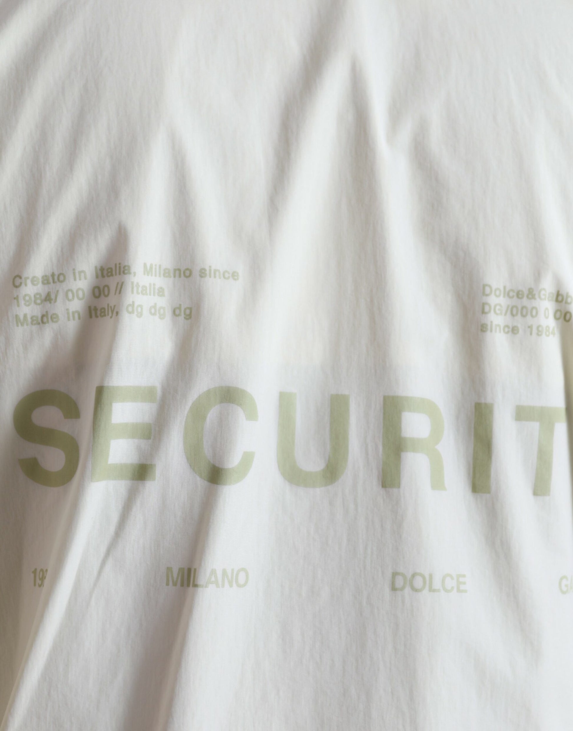 Gelbe Parkajacke aus Nylon mit durchgehendem Reißverschluss und Kragen