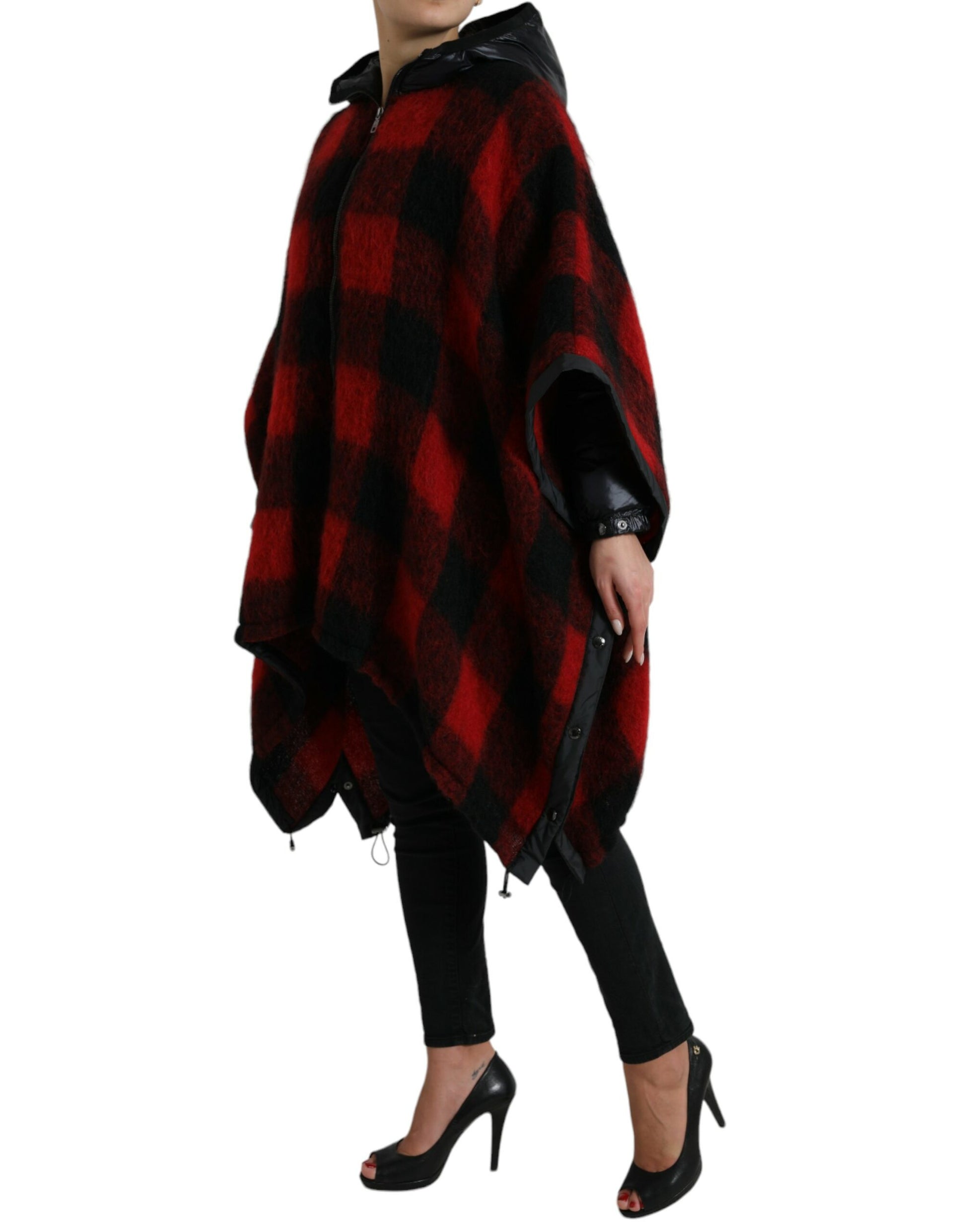 Schwarz-rote Poncho-Jacke mit Buffalo-Karomuster und Kapuze