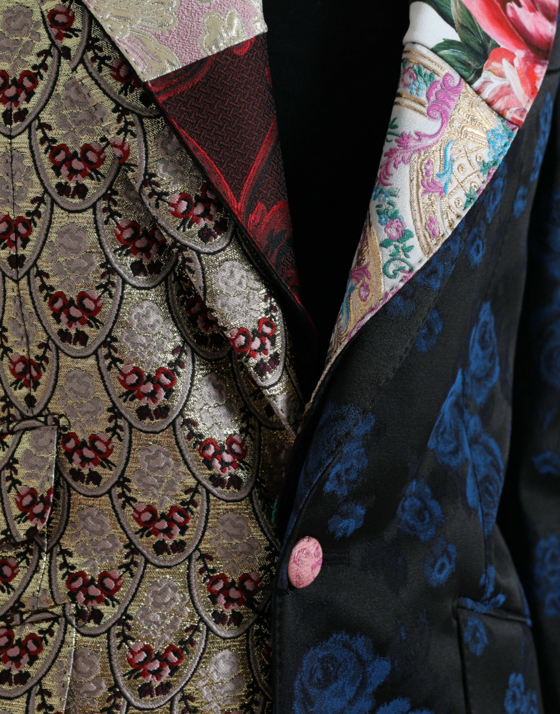 Mehrfarbige Jacquardjacke mit floralem Patchwork