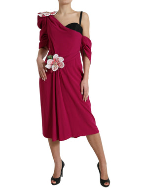 Lilafarbenes One-Shoulder-Kleid mit Blumenverzierung
