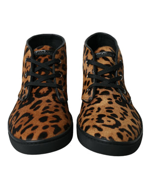 Braune Sneakers aus Ponyhaar mit Leopardenmuster
