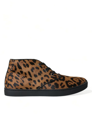 Braune Sneakers aus Ponyhaar mit Leopardenmuster