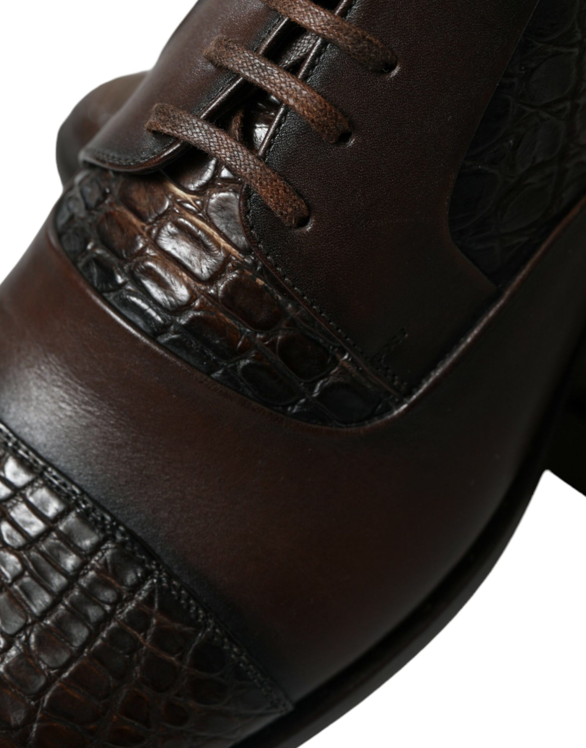 Braune Oxford-Schnürschuhe aus exotischem Leder