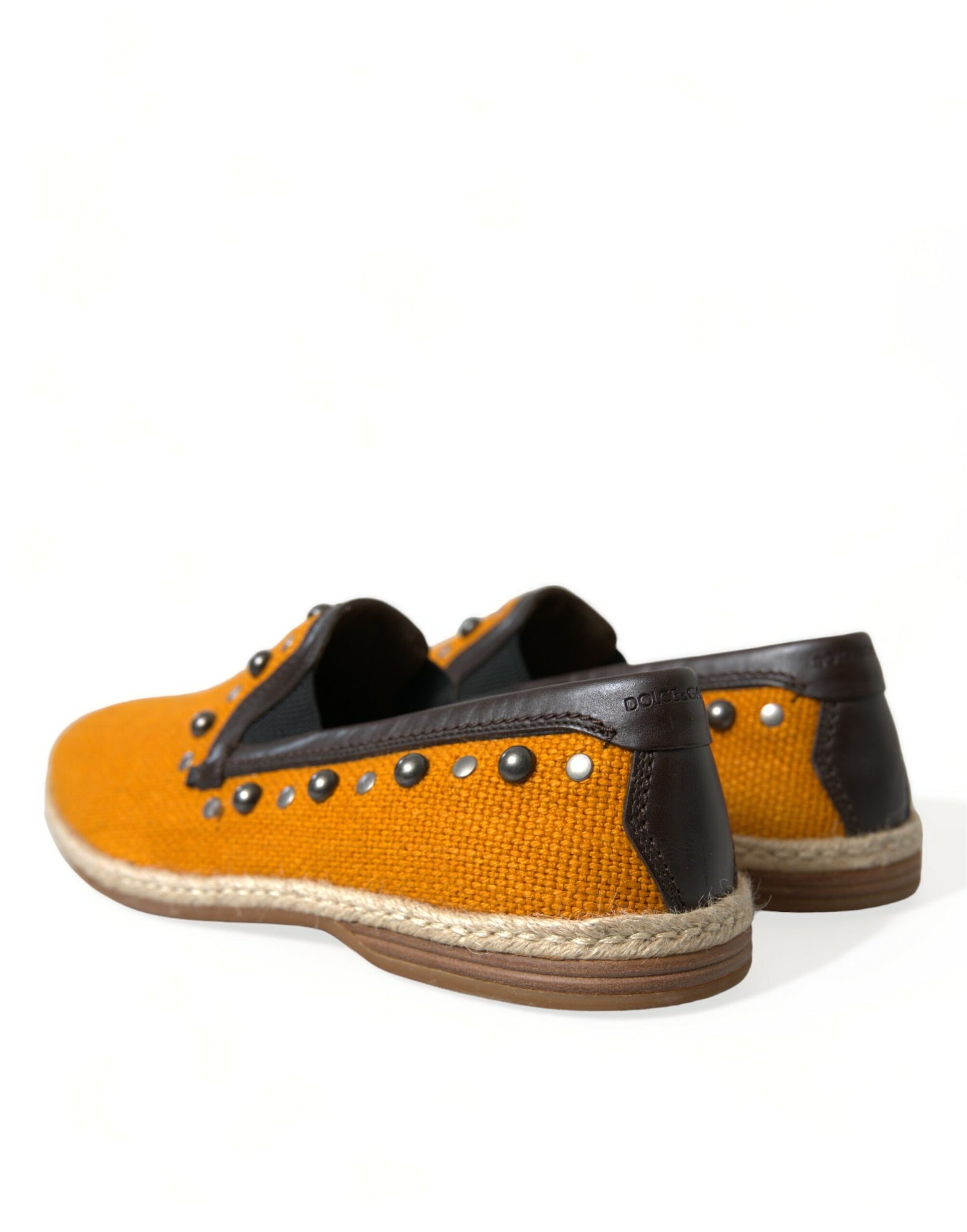 Orangefarbene Loafer aus Leinen und Leder mit Nieten