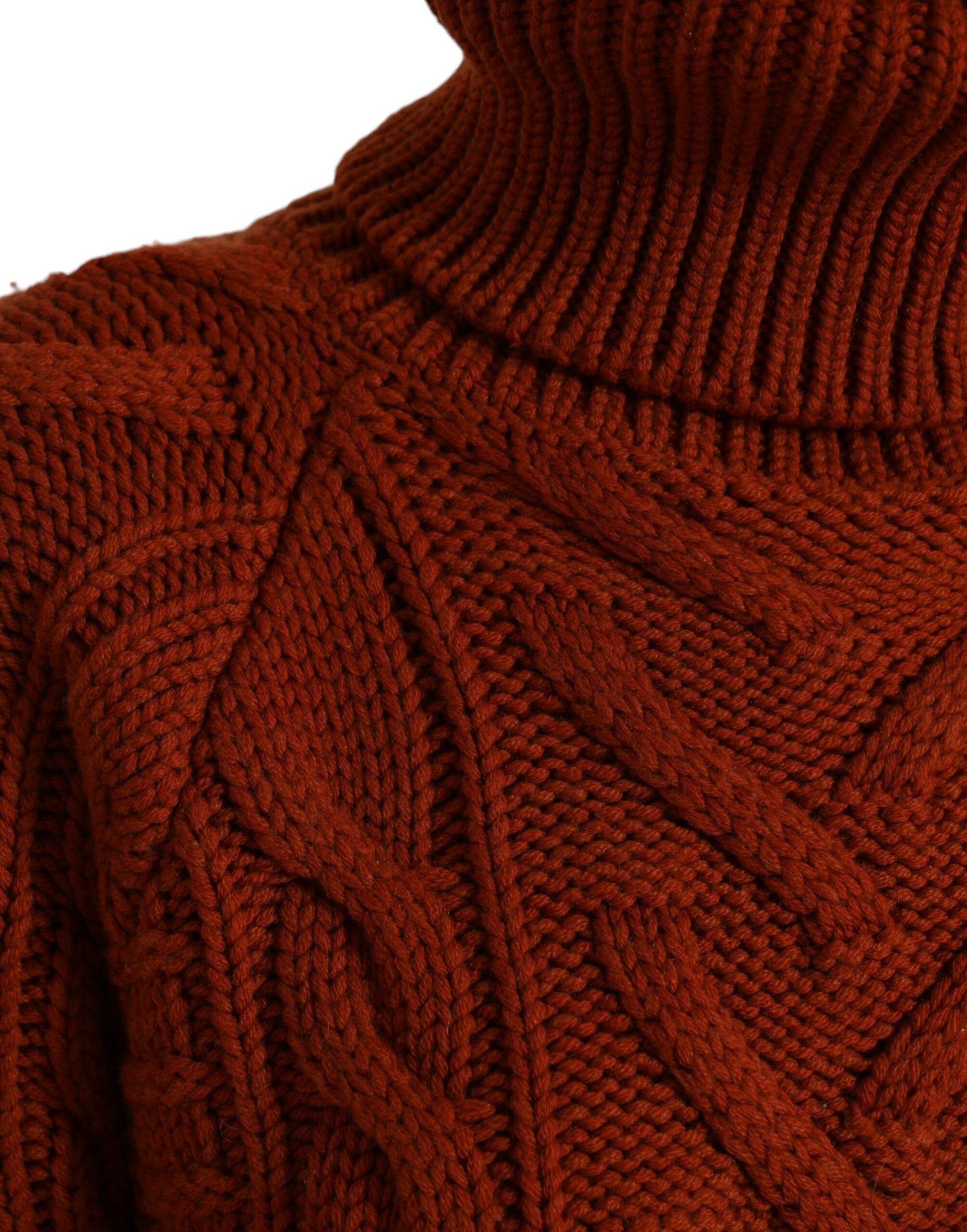 Brauner Rollkragenpullover aus Wollstrick